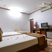 Lake Side Hostel