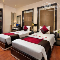 Golden Sun Moment Hotel 