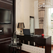 Golden Sun Moment Hotel 