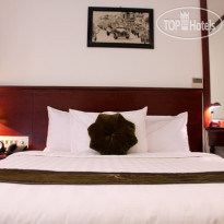 MAY DE VILLE Lakeside Hotel 