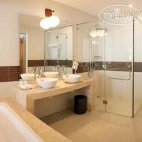 Vinh Hung Riverside Resort 