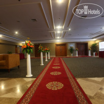 Petro Hotel Холл