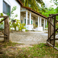 Bamboo Cottages & Restaurant 