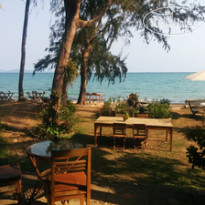 Bamboo Cottages & Restaurant 