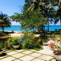 Bamboo Cottages & Restaurant 