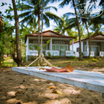 Bamboo Cottages & Restaurant 