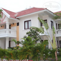GM Doc Let Beach Resort