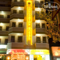 Indochine Фасад отеля вечером