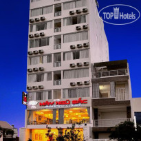 Iridescent Clouds Hotel 
