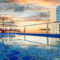 Golden Lotus Central Hotel
