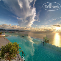 Бассейн с солёной водой и стеклянным дном на 40-м этаже в The Empyrean Nha Trang 5*