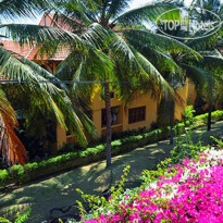 Hon Rom Central Beach Resort 