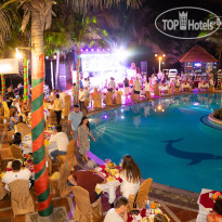 Golden Coast Resort & Spa Pool Party 3 - Golden Coast Re