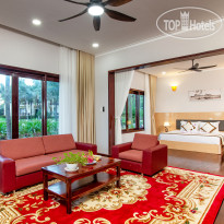 Golden Coast Resort & Spa Sofa at Family beach front vil
