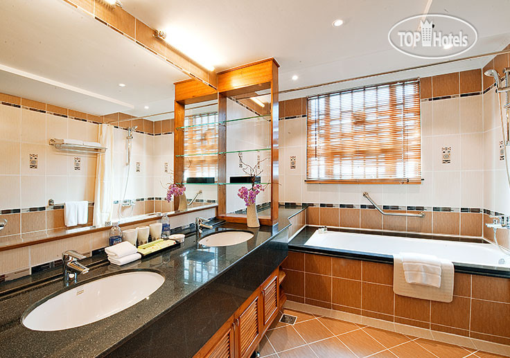 New photos from tourists Sherwood Residence 5*