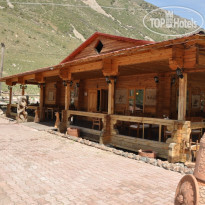 12 каминов Вид с фасада ресторана