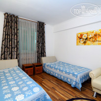 Rich Hotel Четырехместный номер