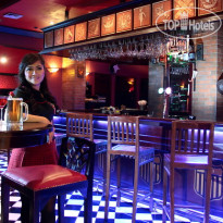 Ambhara Hotel Jakarta Barons Pub