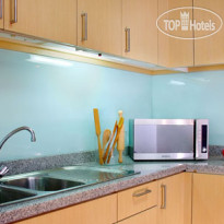 Aston at Kuningan Suites Кухня