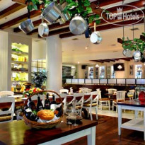 Aston at Kuningan Suites Кухня и бар