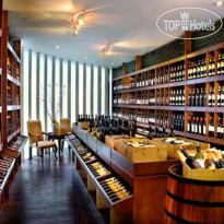 Aston at Kuningan Suites Винный погреб