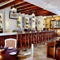 Aston at Kuningan Suites Бар