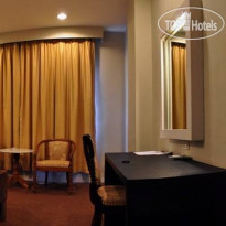 Peninsula Hotel 