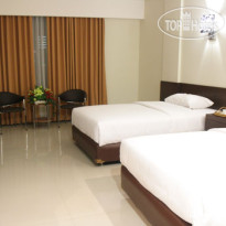 Bamboo Inn Hotel & Cafe 