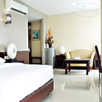 Bamboo Inn Hotel & Cafe 