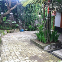 Roemah Oma Guesthouse 