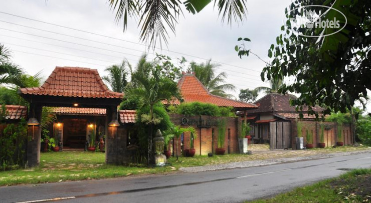 Hotelier's photos Astuti Gallery & Homestay 3*