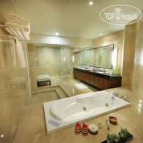 Discovery Hotel & Convention Ancol