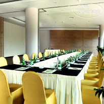 Discovery Hotel & Convention Ancol