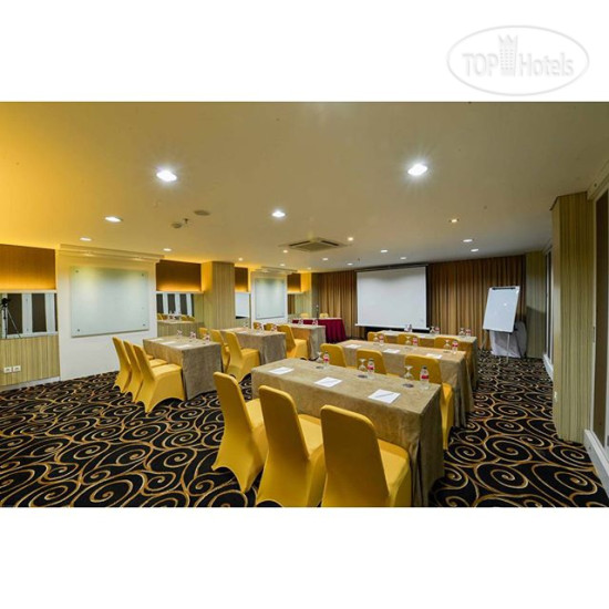 New photos from tourists D'Hotel Jakarta 3*