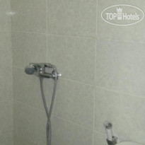 Wisma Rimadi Душевая