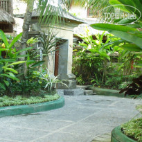 Puri Dewa Bharata Hotel & Villas Территория отеля