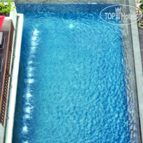 Horison Seminyak Открытый бассейн