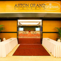 Aston Denpasar Hotel & Convention Center Вход в банкетный зал