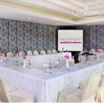 Fave Hotel Denpasar  Aston 