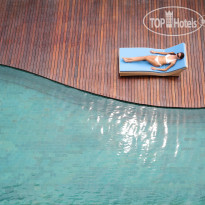 Ossotel Pool View