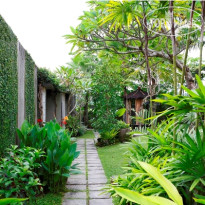 Villa Kayu Lama Сад