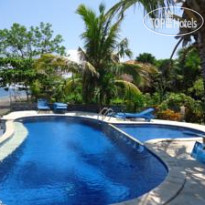 Three Brothers Bobby's Villas Бассейн