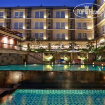 Golden Tulip Essential Denpasar Бассейн