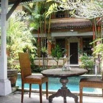 Pradha Guest House And Restaurant