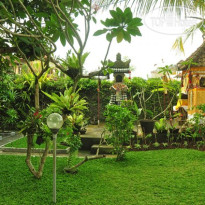 Three Dewi's Guest House