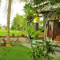 Three Dewi's Guest House