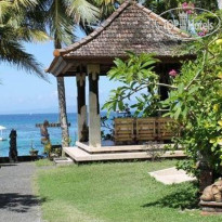 Anom Beach Inn Bungalows Территория отеля