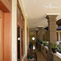 Puri Bunga Inn