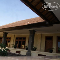 Puri Bunga Inn