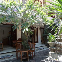 Pondok Krishna Poppies